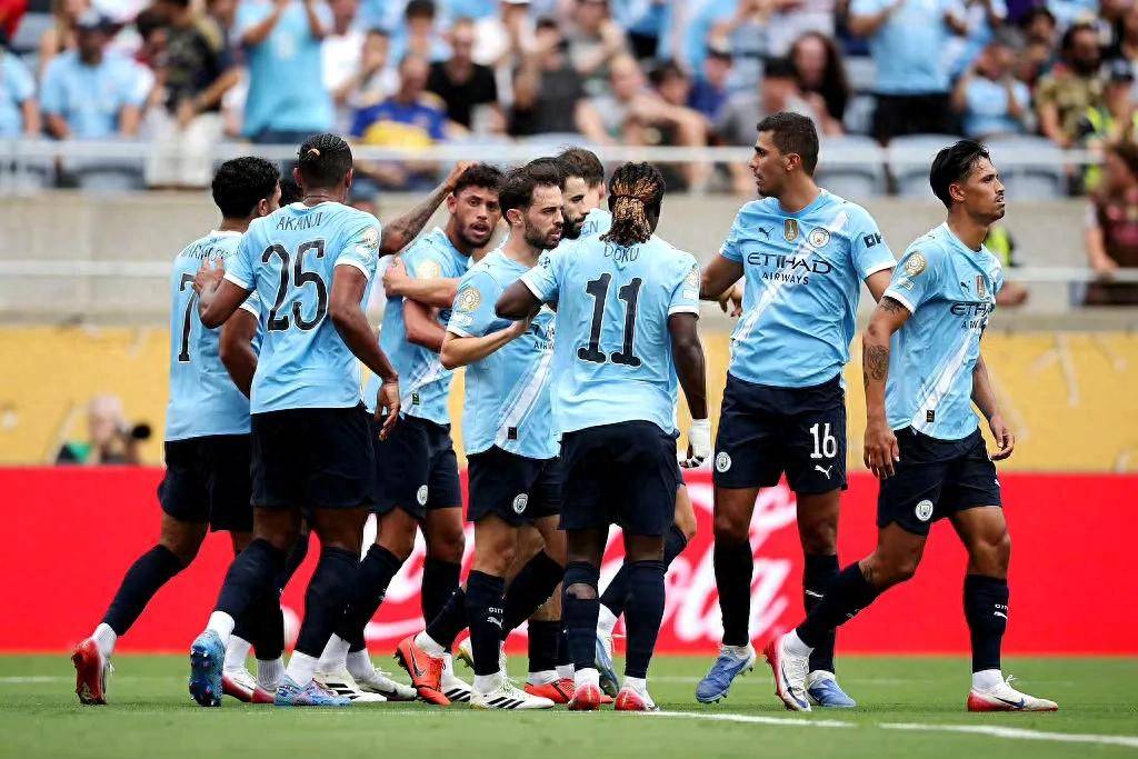 世俱杯三连胜，5-2！两场狂飙11球，曼城夺头名，意甲豪门遭碾压